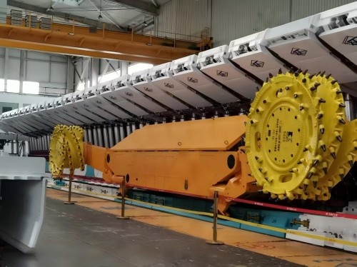 采煤機(jī)1(1).jpg 采煤機(jī)1(1).jpg