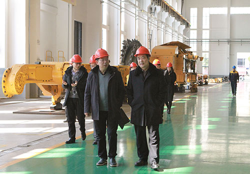 中國煤機協(xié)會領導蒞臨創(chuàng)力集團調(diào)研指導(圖3) 中國煤機協(xié)會領導蒞臨創(chuàng)力集團調(diào)研指導(圖3)