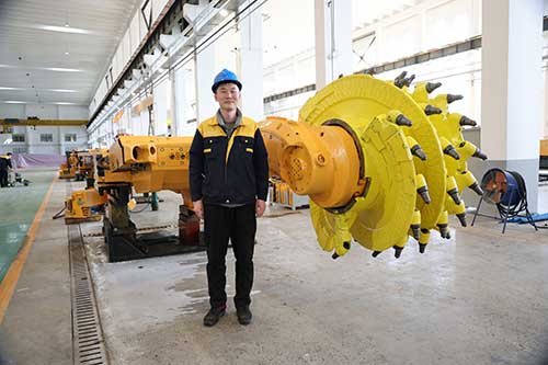 電氣車間于開(kāi)義.jpg 電氣車間于開(kāi)義.jpg