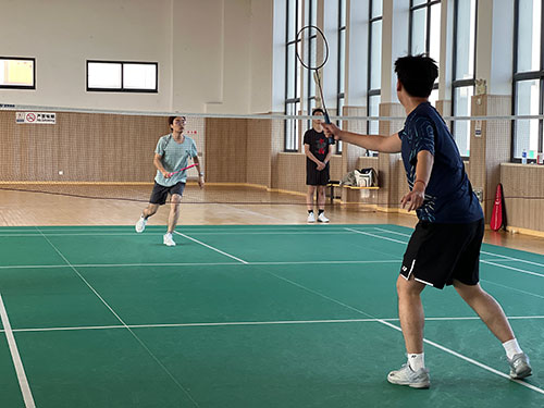 羽毛球2.jpg 躍動創(chuàng)力 智勝未來 | 創(chuàng)力集團(tuán)2025年主題運(yùn)動會圓滿落幕(圖5)