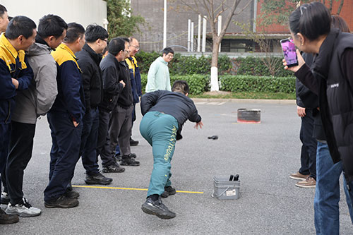 飛奪瀘定橋3.jpg 躍動創(chuàng)力 智勝未來 | 創(chuàng)力集團(tuán)2025年主題運(yùn)動會圓滿落幕(圖24)